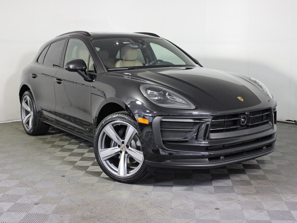 2025 Porsche Macan Base