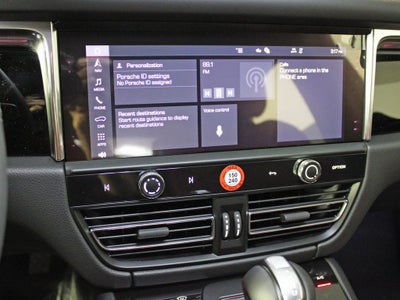 2025 Porsche Macan Base