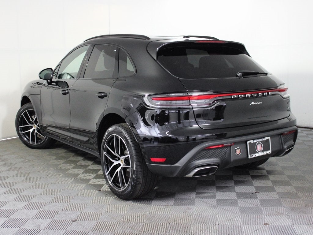 2025 Porsche Macan Base