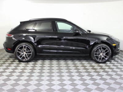2025 Porsche Macan Base