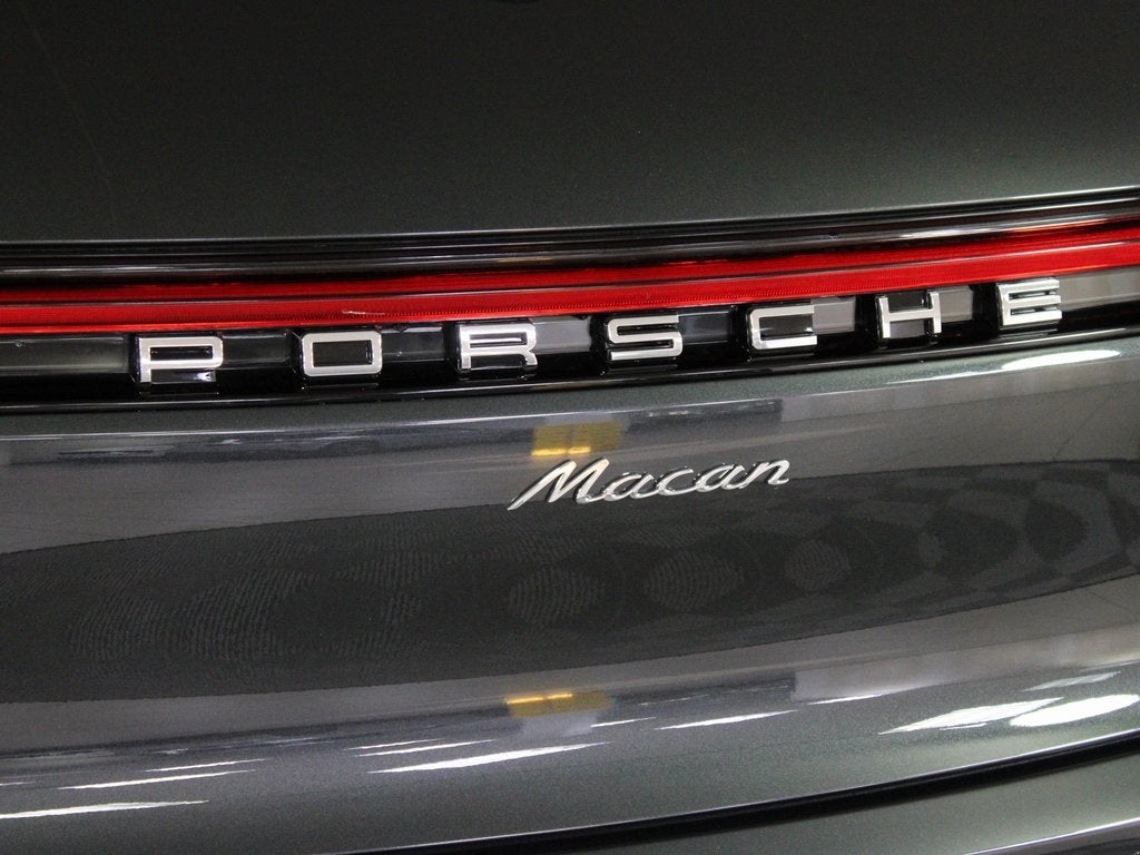 2026 Porsche Macan Base
