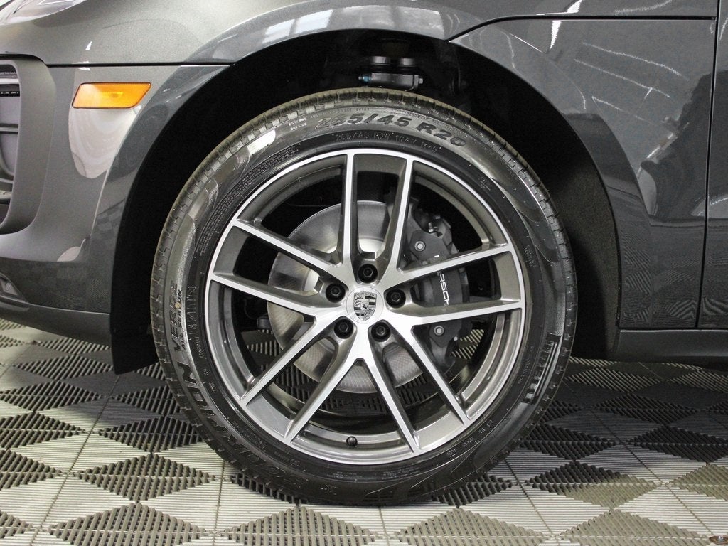 2026 Porsche Macan Base