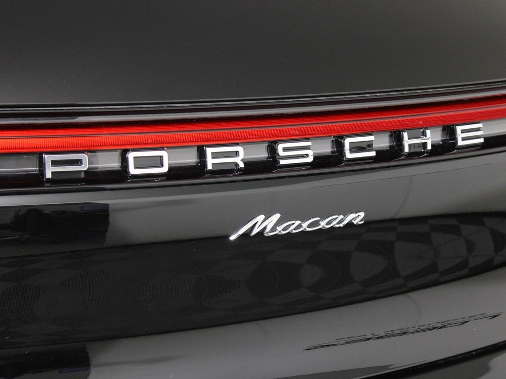 2026 Porsche Macan Base