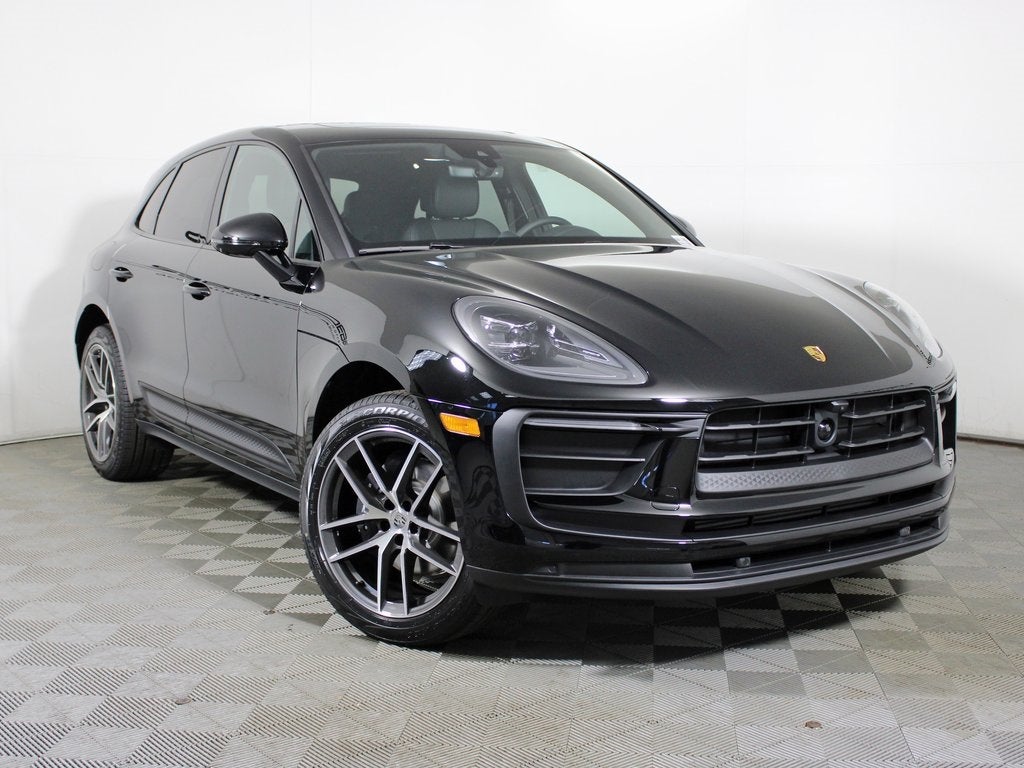 2026 Porsche Macan Base