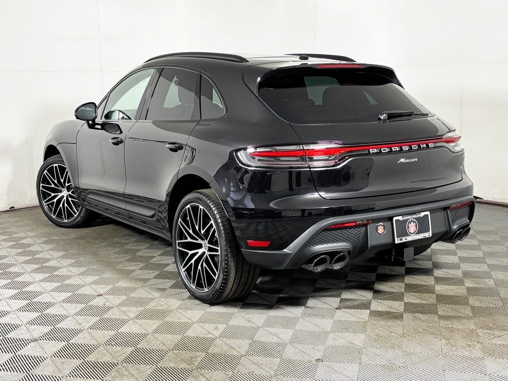 2026 Porsche Macan Base