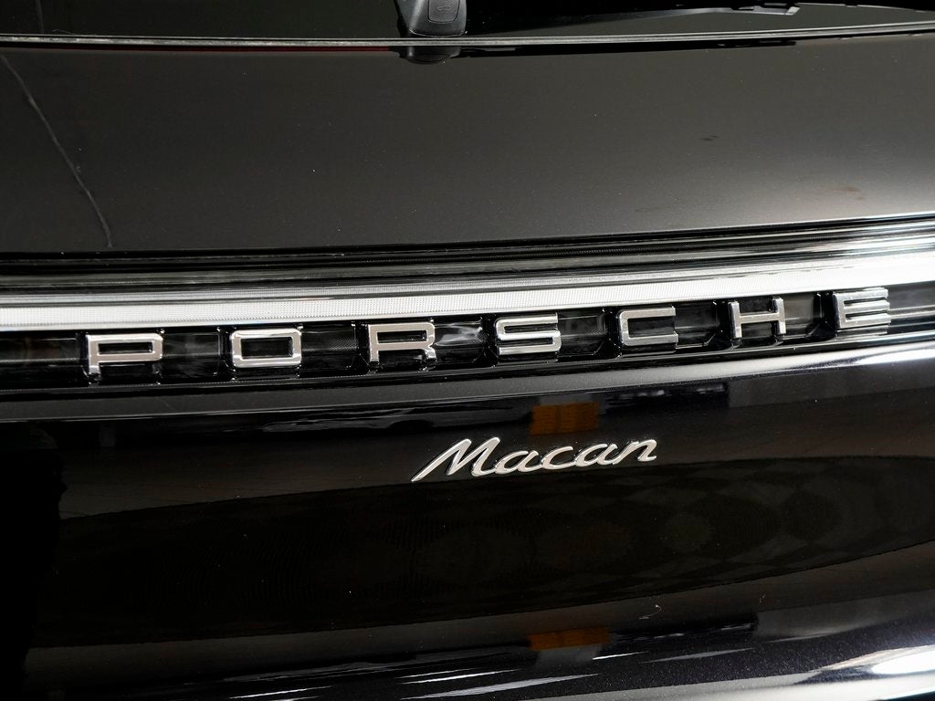 2026 Porsche Macan Base