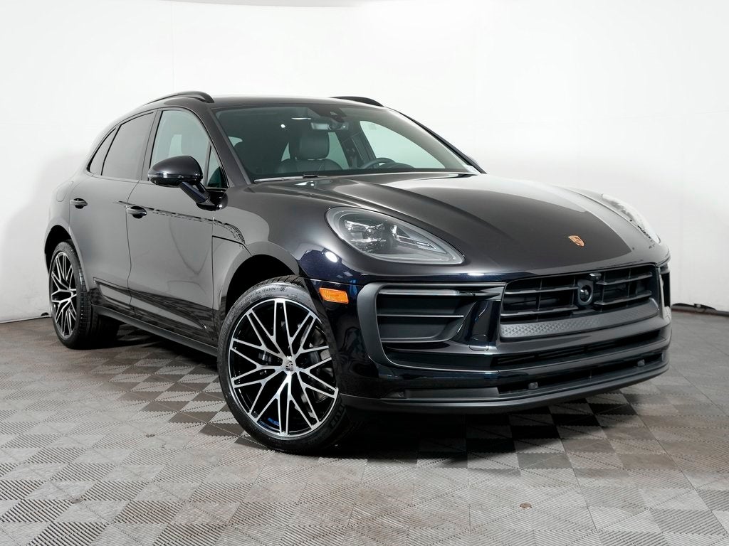 2026 Porsche Macan Base