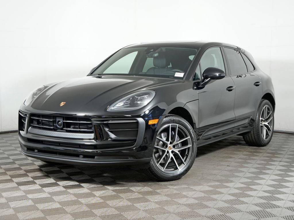 2026 Porsche Macan Base