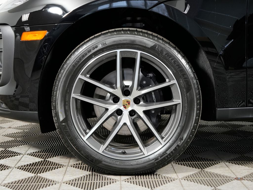 2026 Porsche Macan Base