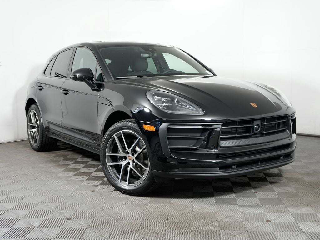 2026 Porsche Macan Base