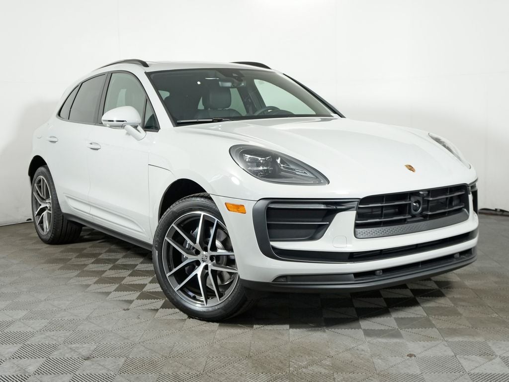 2026 Porsche Macan Base