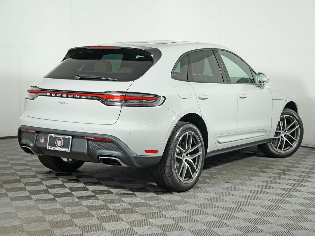 2026 Porsche Macan Base