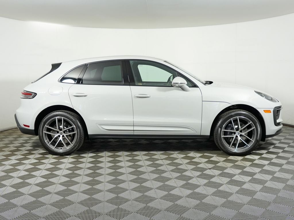 2026 Porsche Macan Base