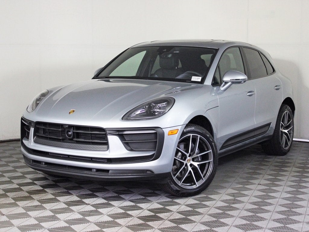 2025 Porsche Macan Base