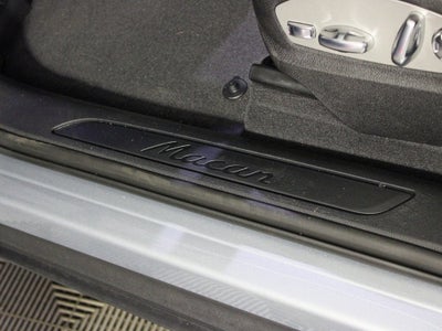 2025 Porsche Macan Base