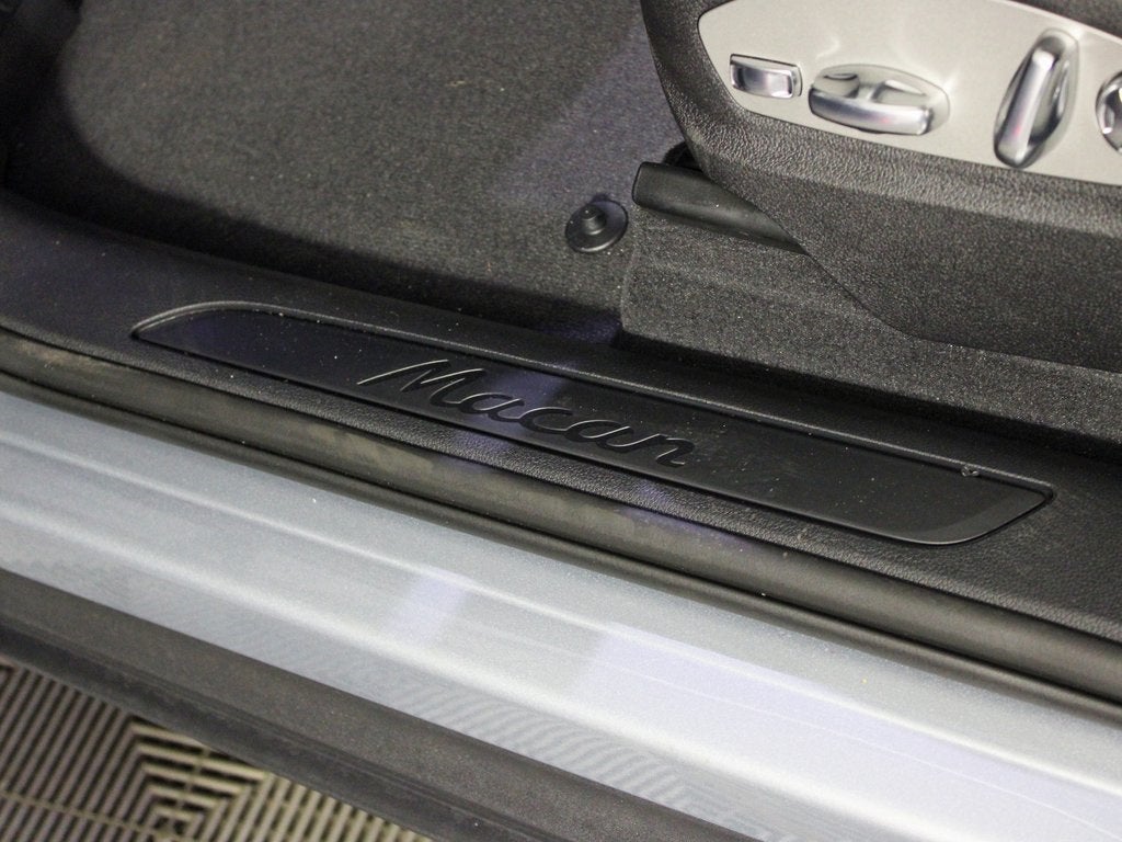 2025 Porsche Macan Base