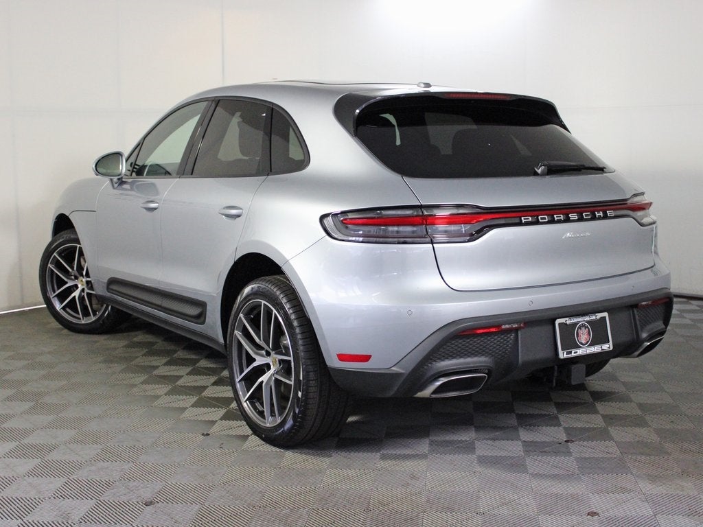2025 Porsche Macan Base