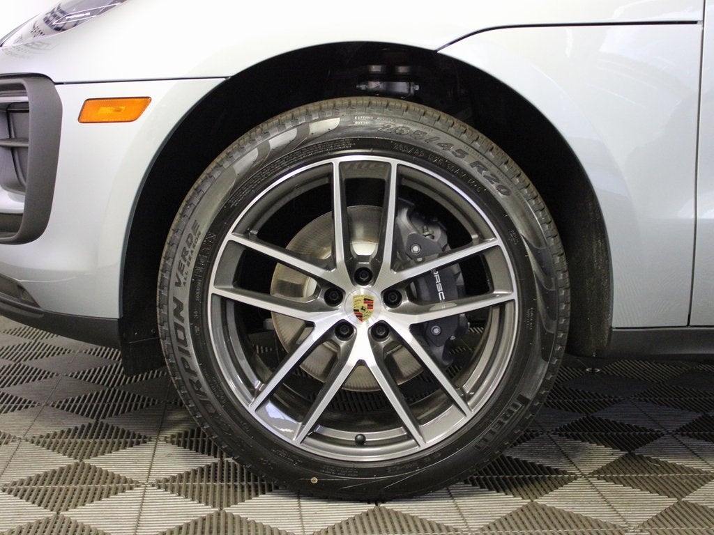 2025 Porsche Macan Base