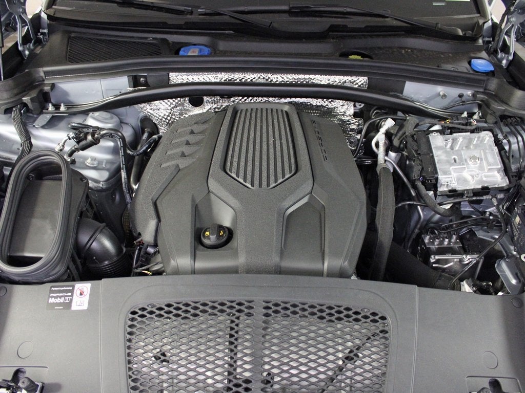 2025 Porsche Macan Base