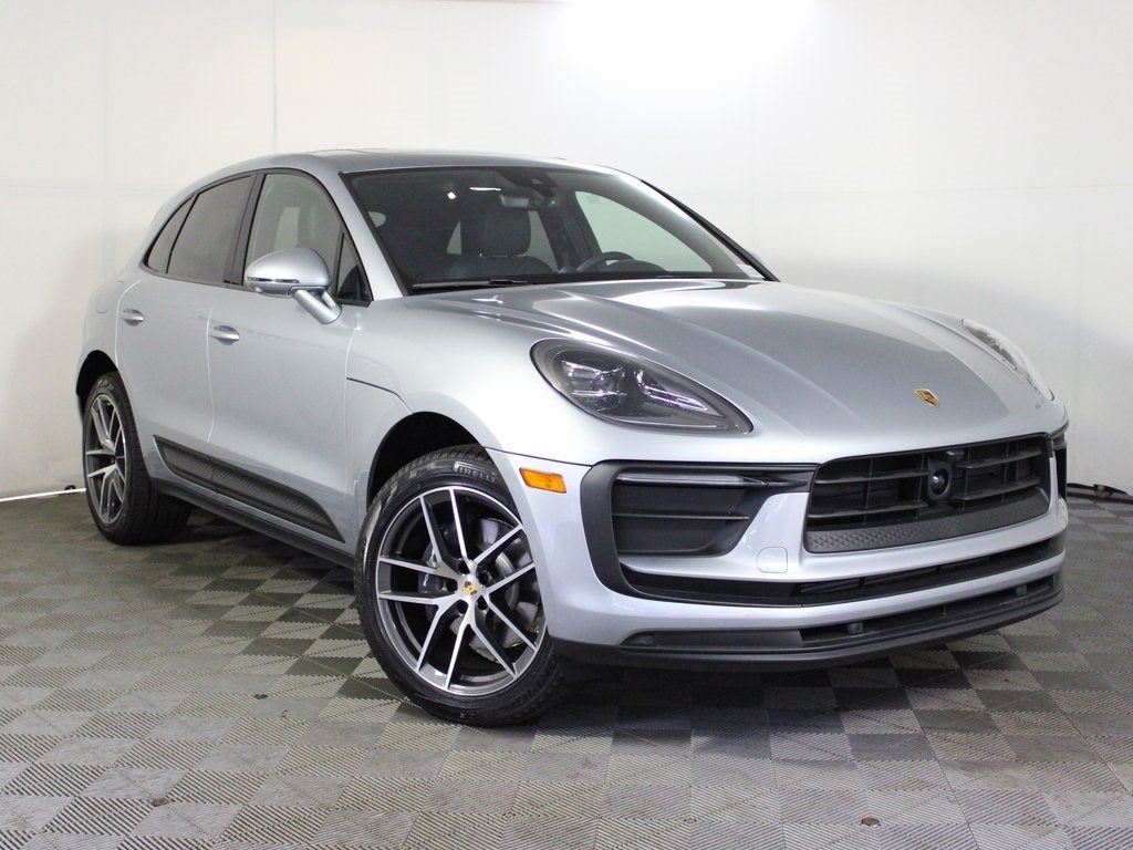 2025 Porsche Macan Base