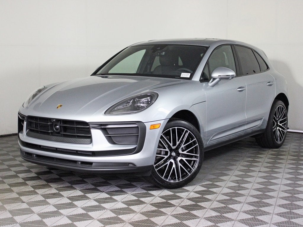 2025 Porsche Macan Base