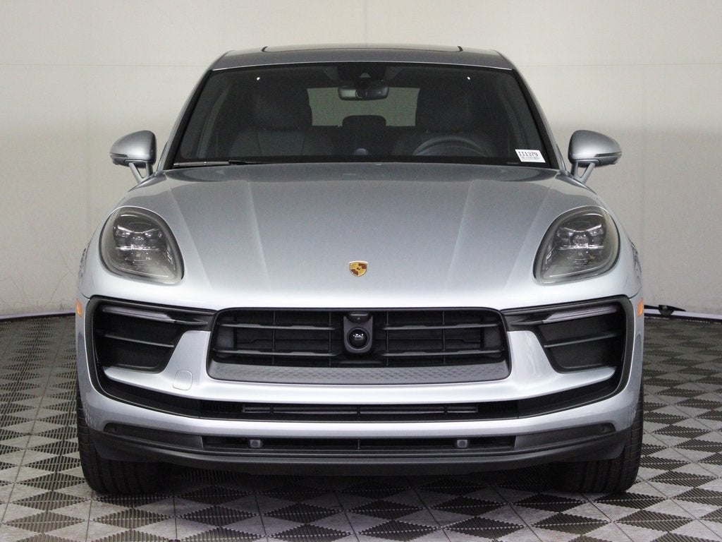 2025 Porsche Macan Base