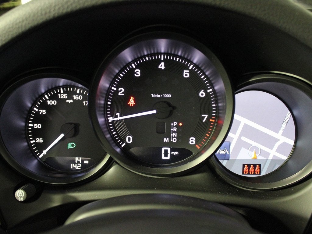 2025 Porsche Macan Base