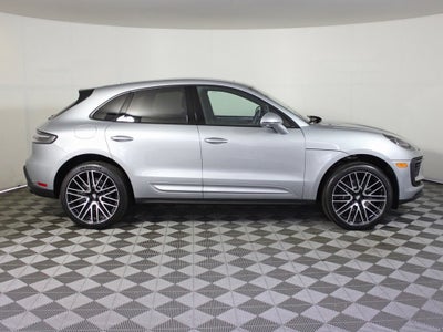 2025 Porsche Macan Base