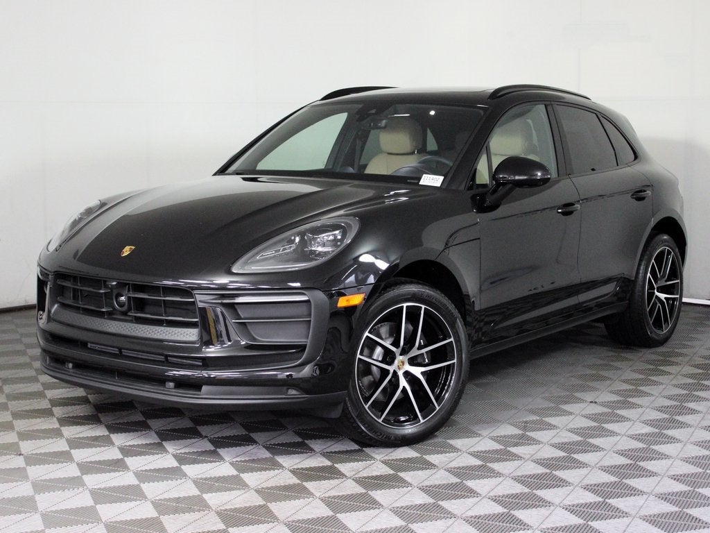 2025 Porsche Macan Base