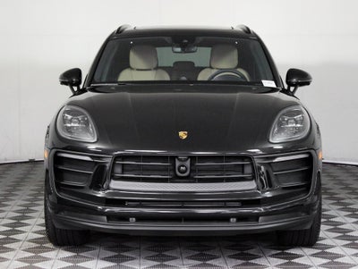 2025 Porsche Macan Base