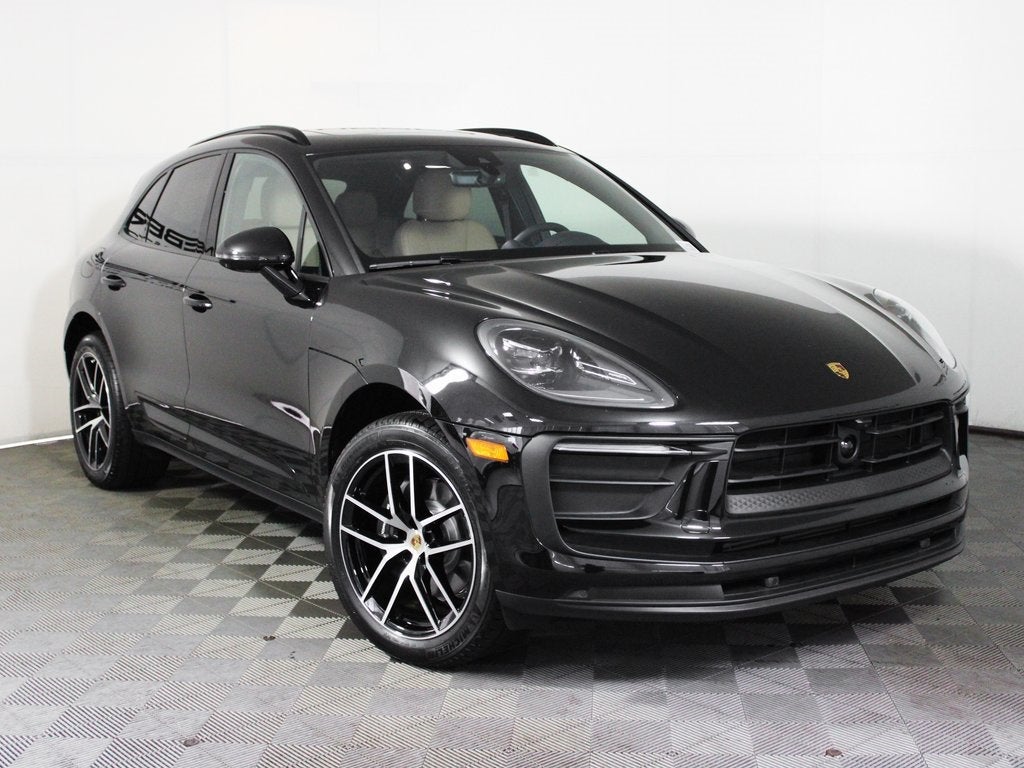 2025 Porsche Macan Base