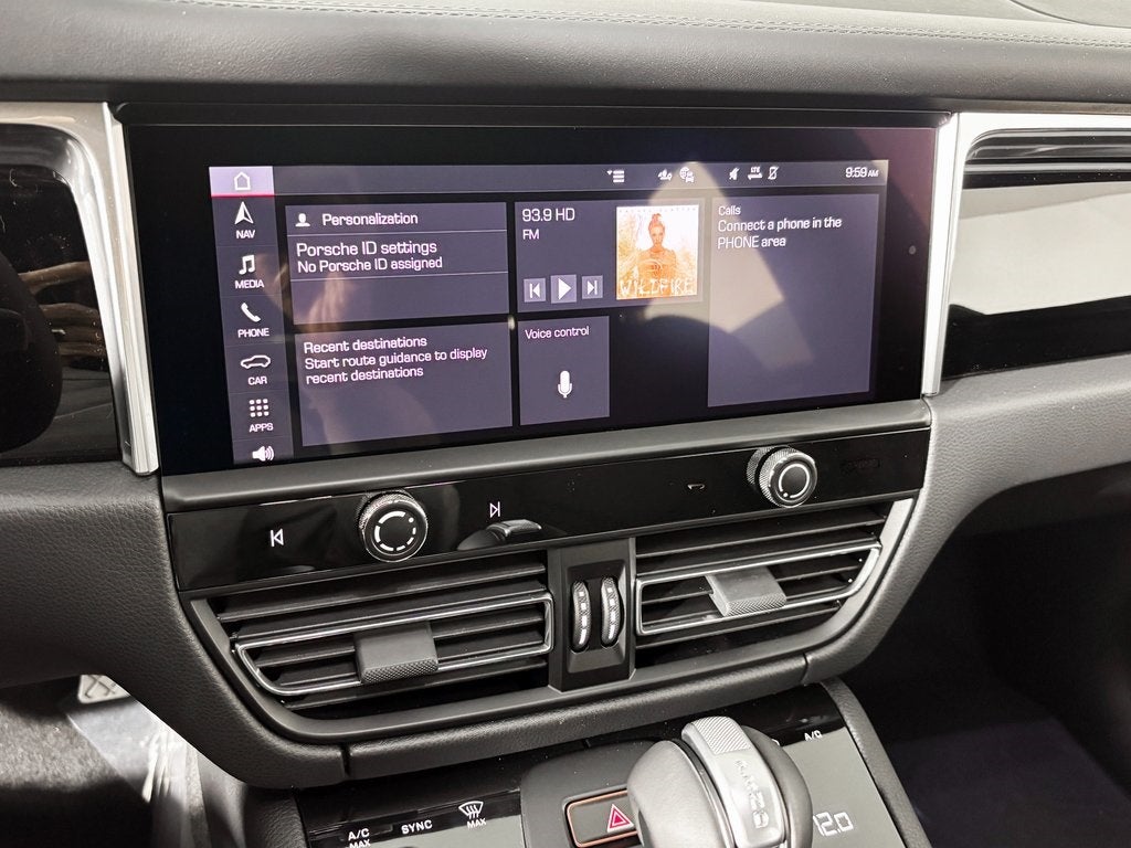 2026 Porsche Macan Base