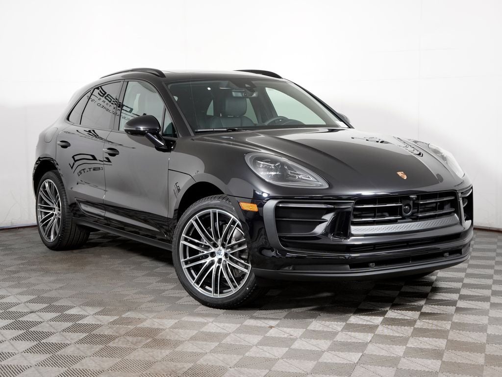 2026 Porsche Macan Base