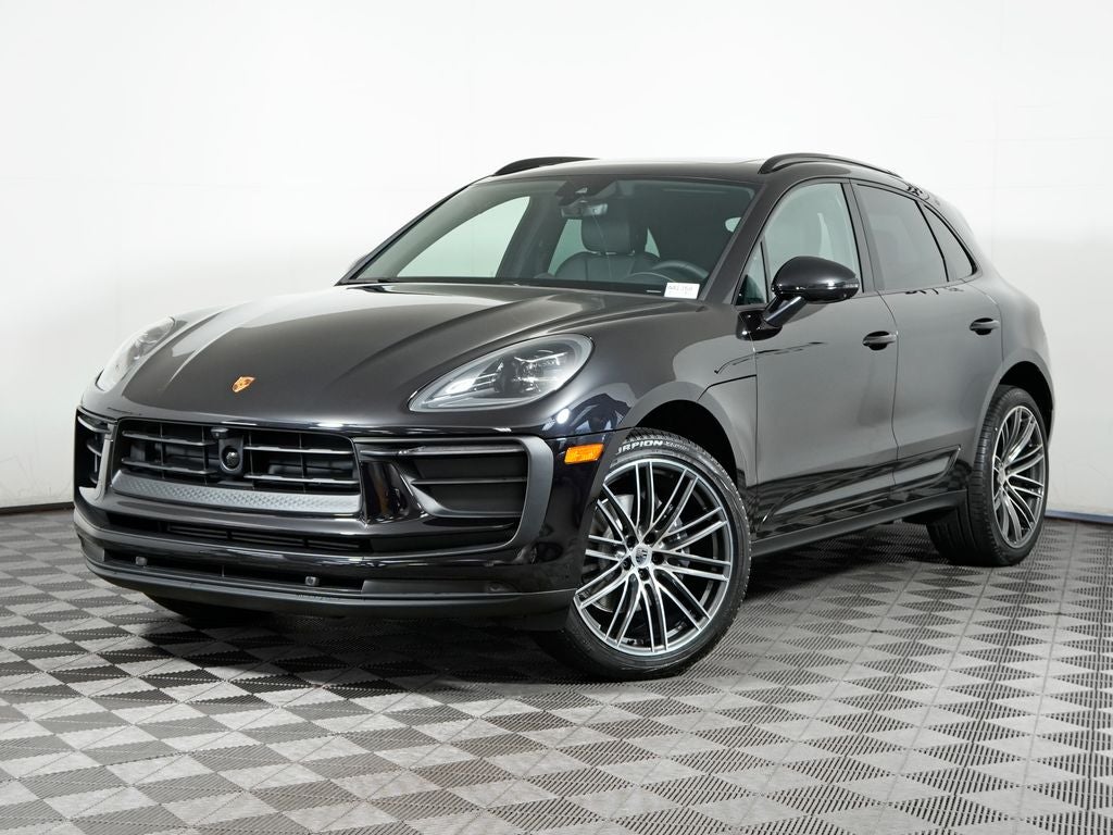 2026 Porsche Macan Base