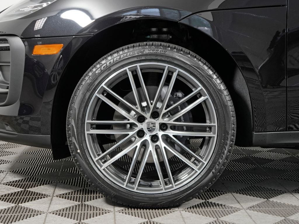 2026 Porsche Macan Base