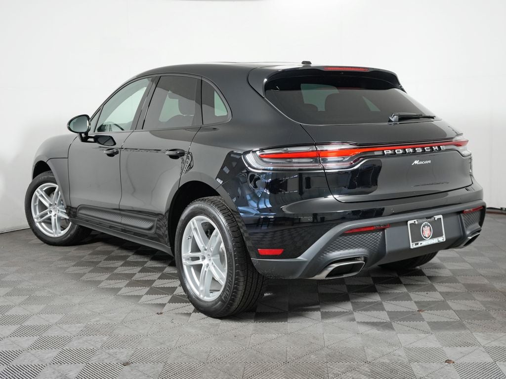 2026 Porsche Macan Base