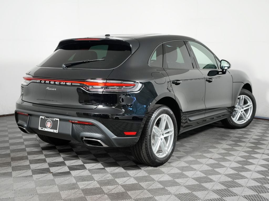 2026 Porsche Macan Base