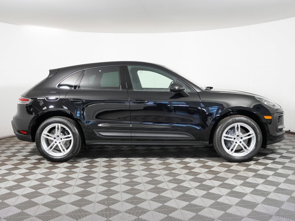 2026 Porsche Macan Base