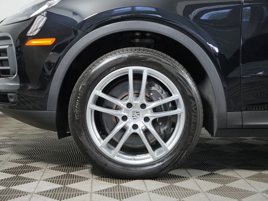 2023 Porsche Cayenne Base