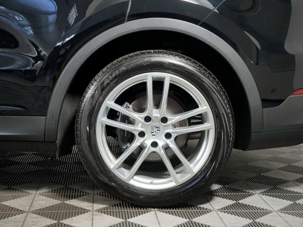 2023 Porsche Cayenne Base