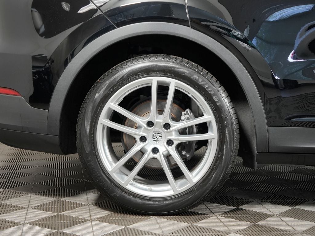 2023 Porsche Cayenne Base