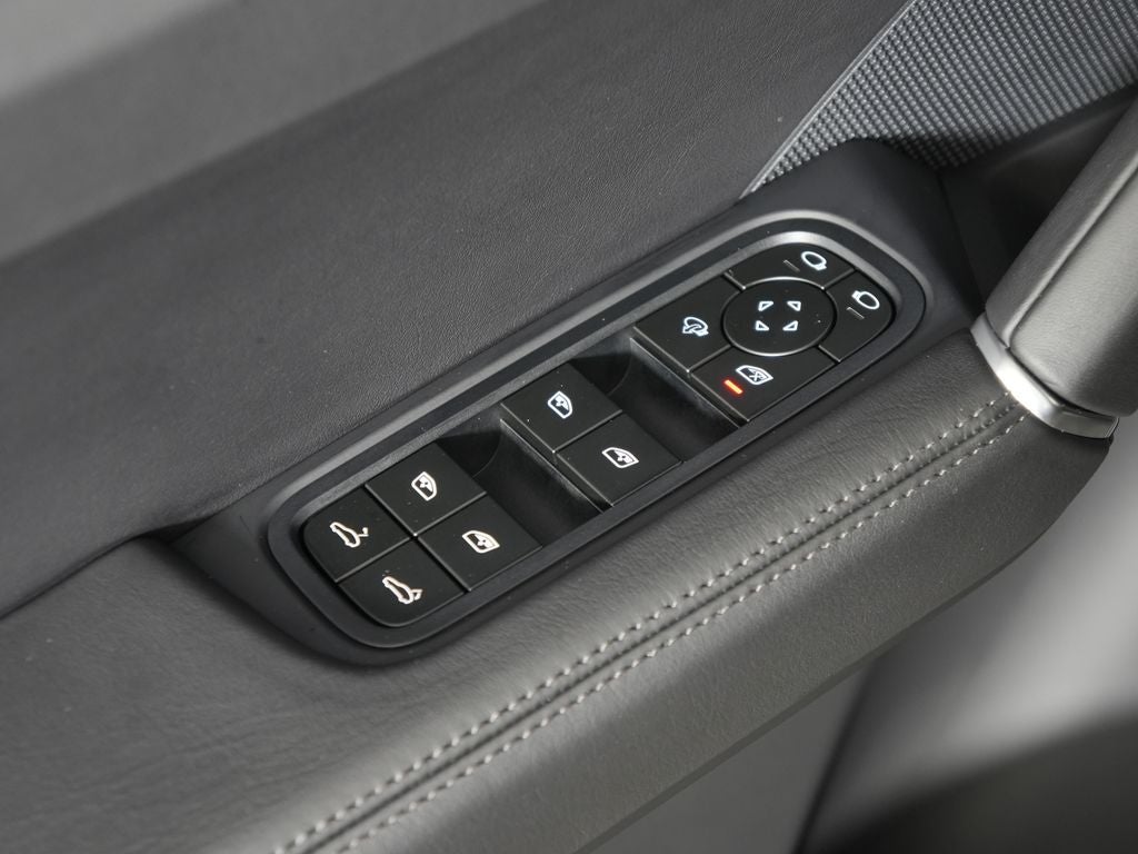 2023 Porsche Cayenne Base