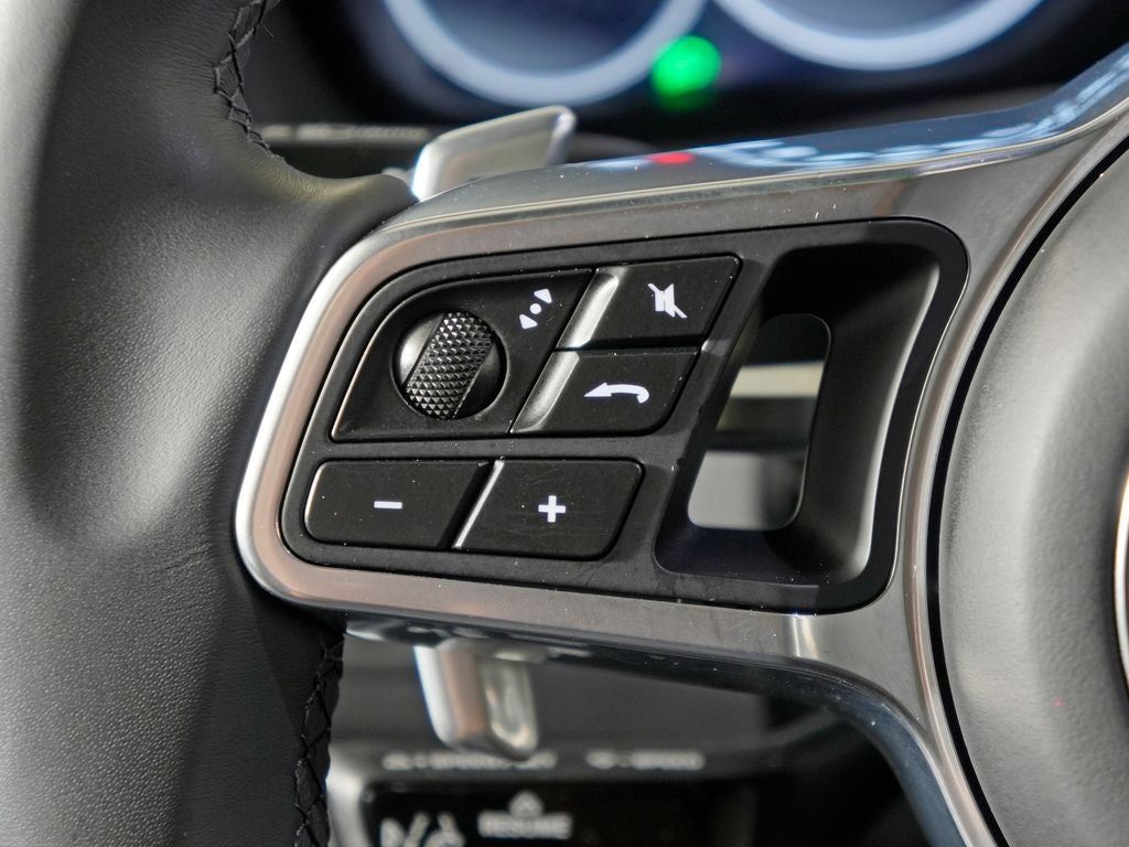 2023 Porsche Cayenne Base