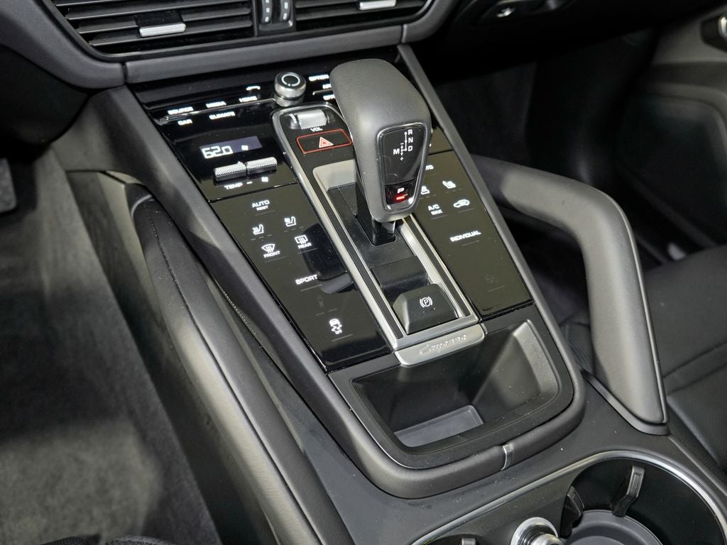 2023 Porsche Cayenne Base