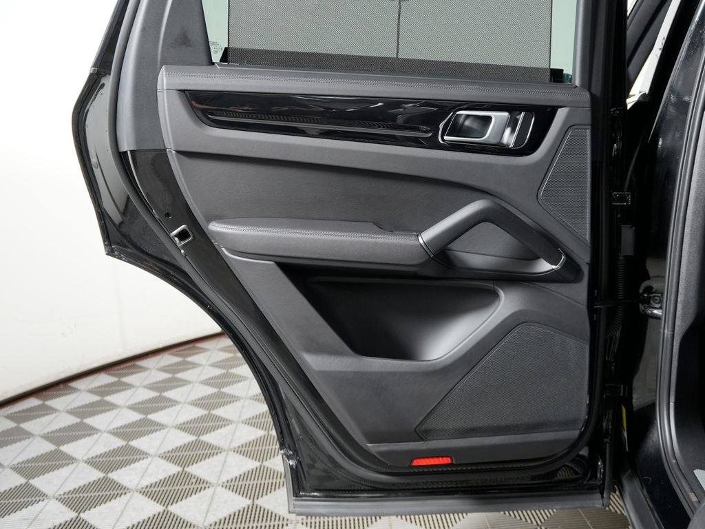 2023 Porsche Cayenne Base