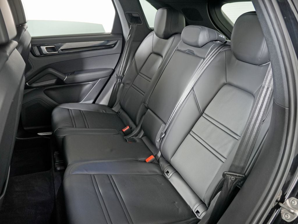 2023 Porsche Cayenne Base