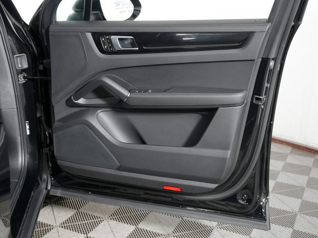 2023 Porsche Cayenne Base