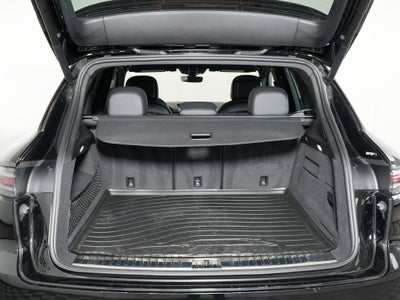 2023 Porsche Cayenne Base
