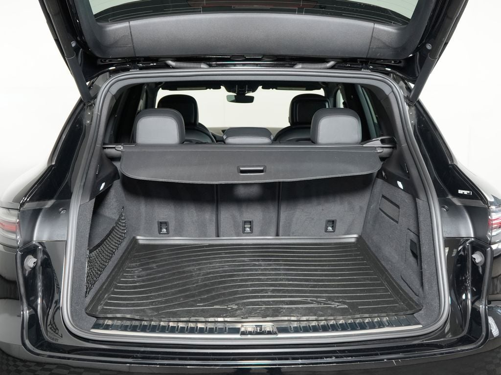 2023 Porsche Cayenne Base