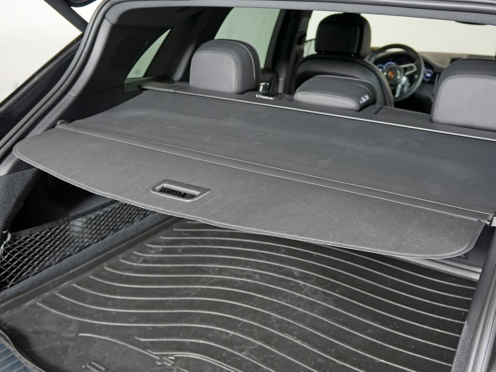2023 Porsche Cayenne Base
